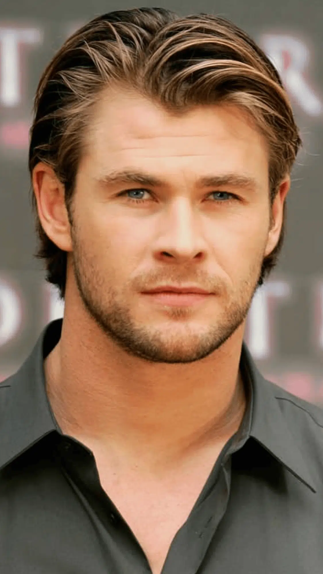 Chris Hemsworth’s Rounded Back with Medium Layers