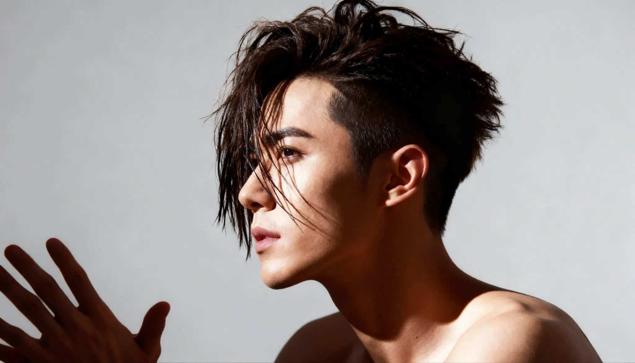 asymmetrical messy style