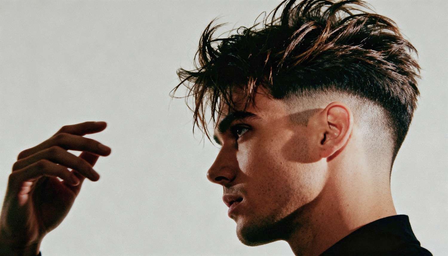 disconnected messy styl