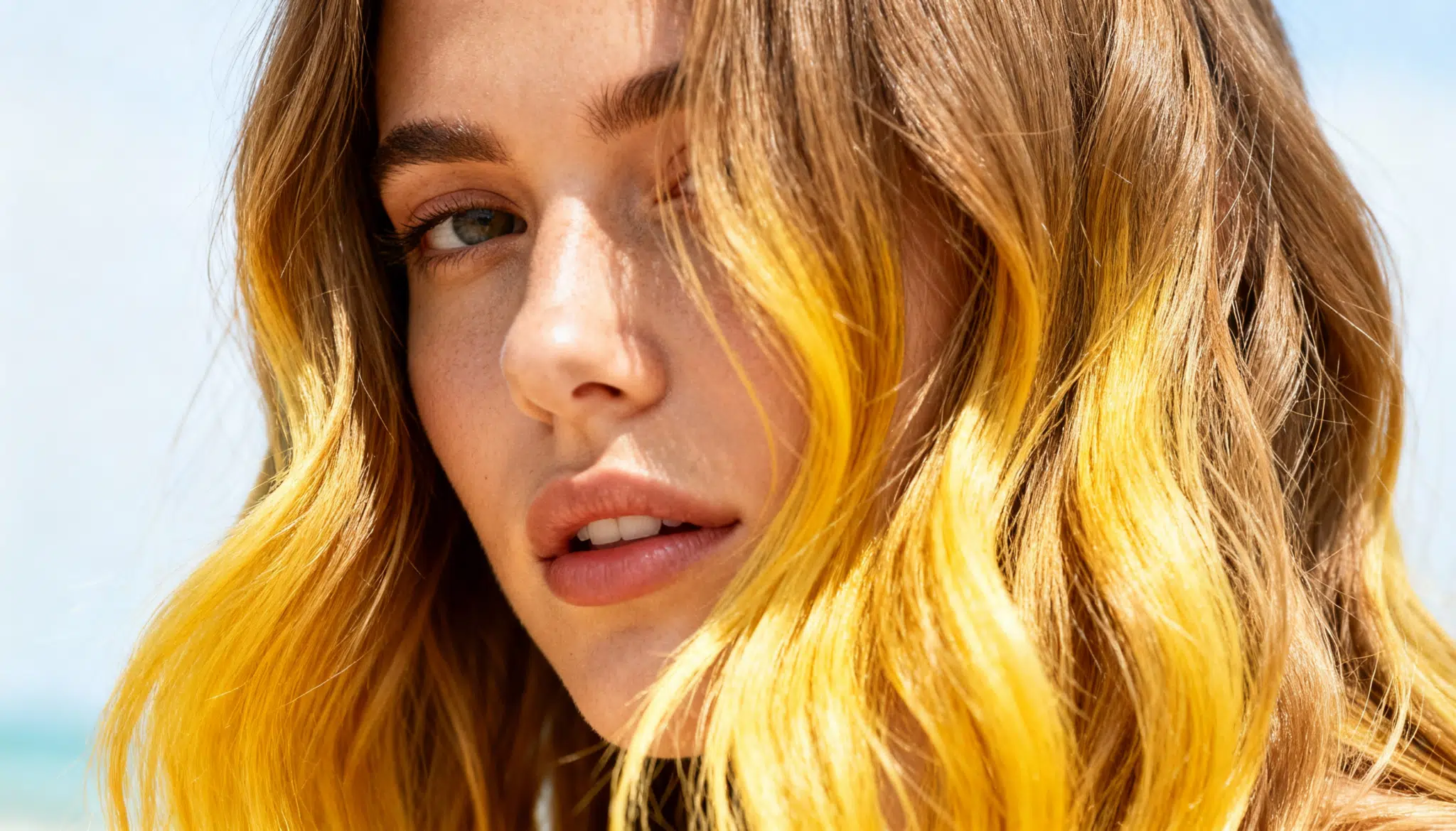 golden yellow panels on light brown hair