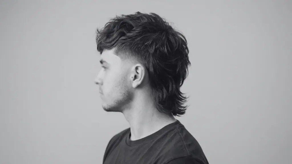 Side profile modern mullet haircut showing why mullets are still popular in 2026
